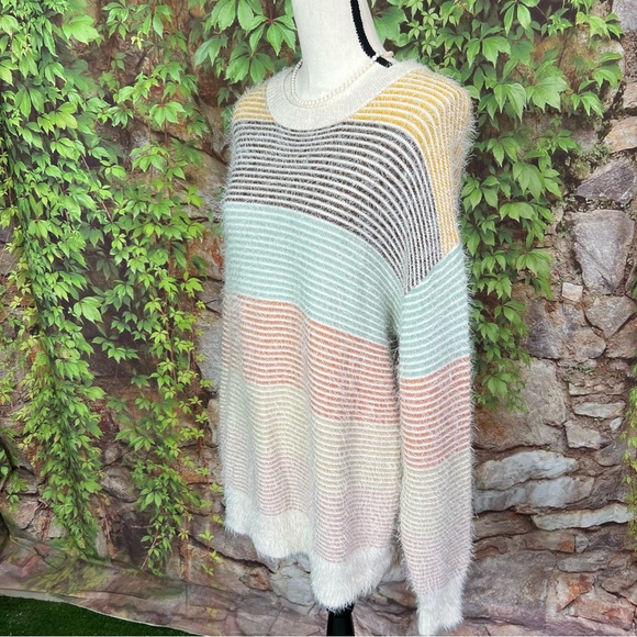 ON BLUE Oversized Striped Fuzzy Sweater, M - Picture 4 of 8